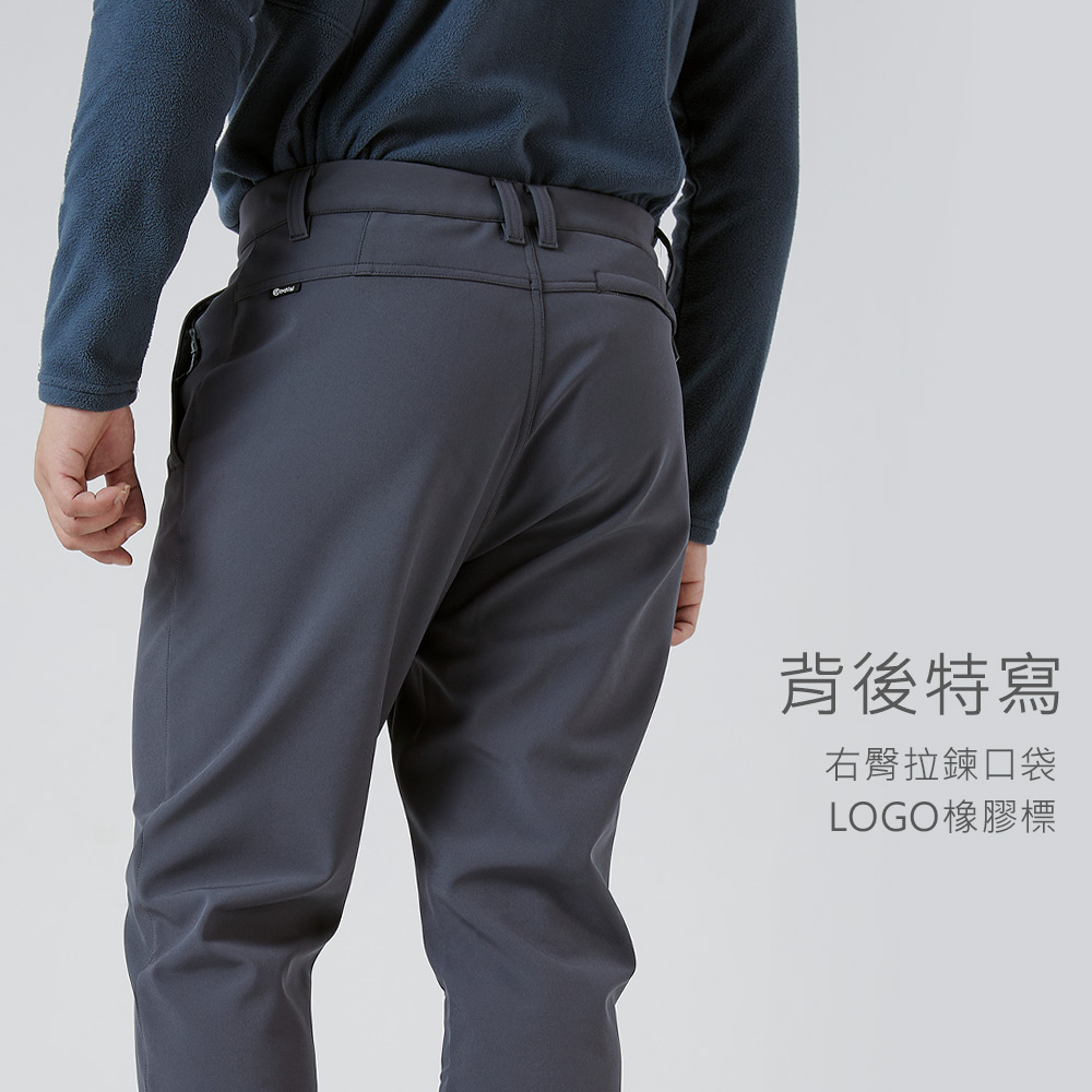 背後特寫右臀拉鍊口袋LOGO橡膠標