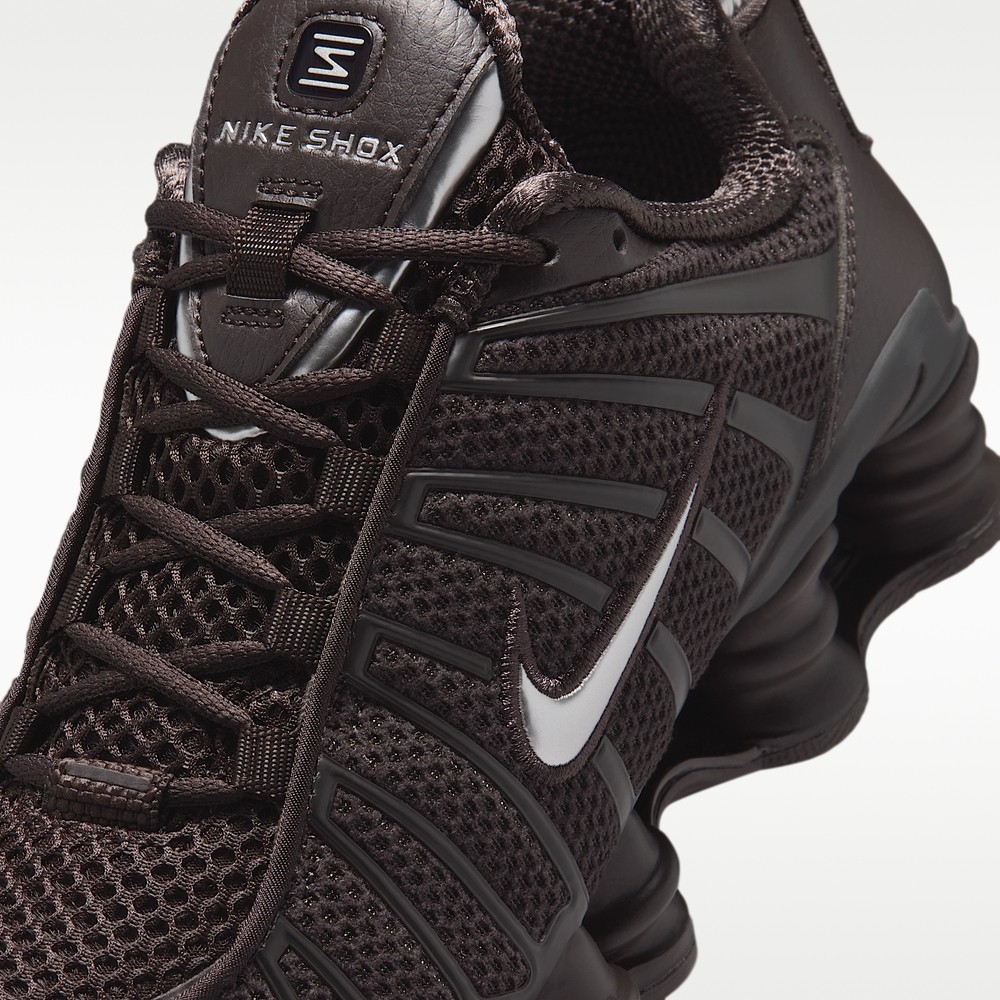 NIKE SHOX