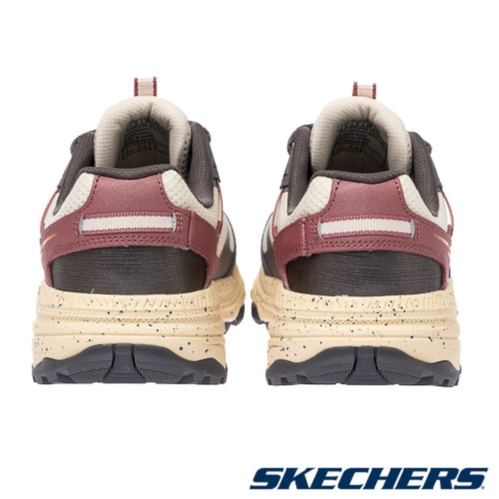 SKECHERS