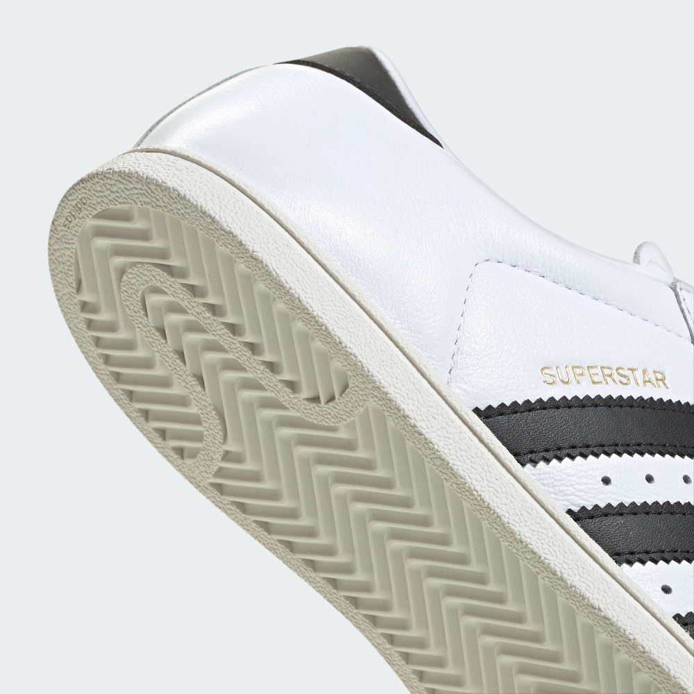 SUPERSTAR