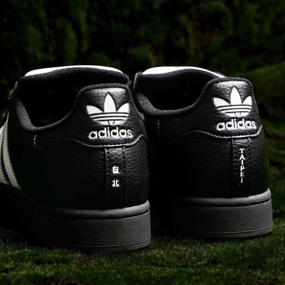 adidasadidas