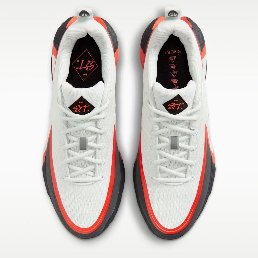 NIKE ST..
