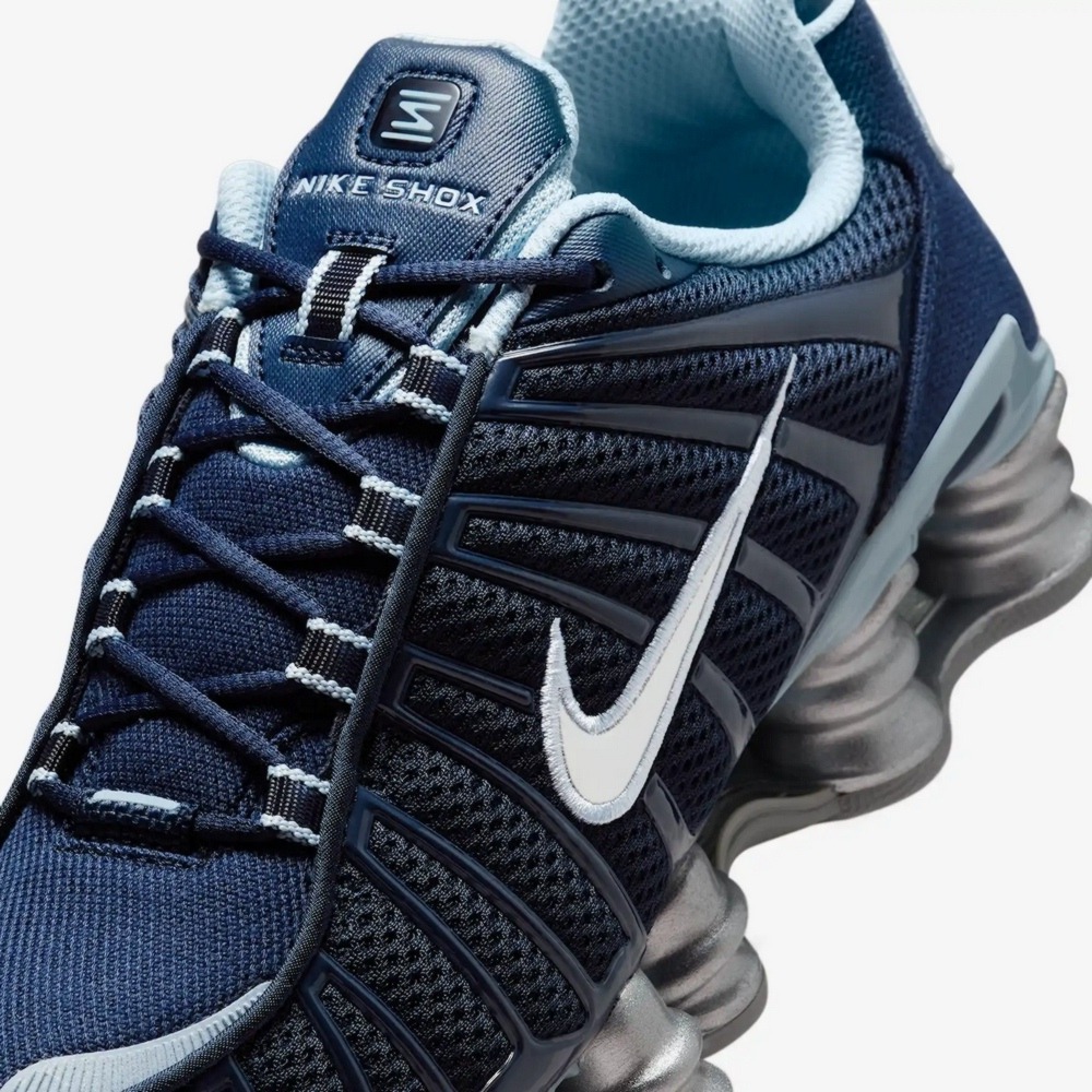 NIKE SHOX