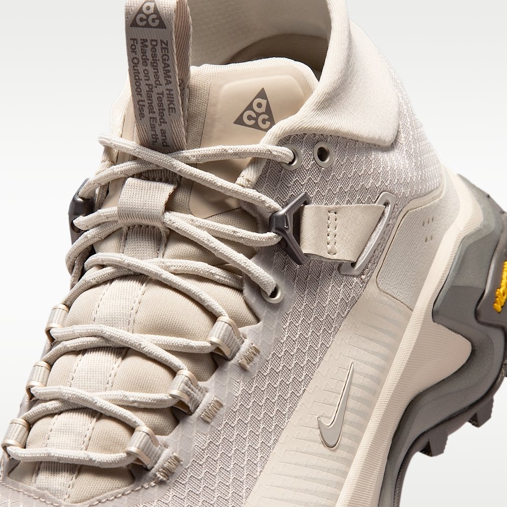 ZEGAMA HIKEDesigned, Tested, andMade on Planet EarthFor Outdoor Use.