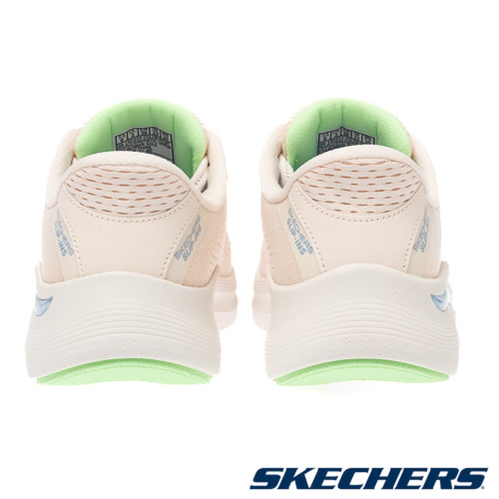 SKECHERS