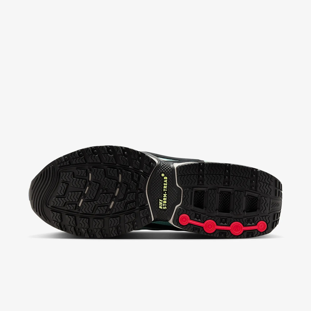 NIKESTORM-TREAD