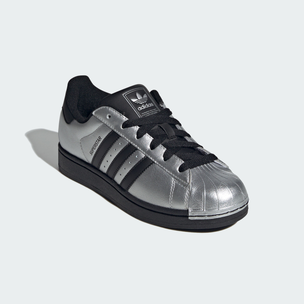 SUPERSPERSTARadidas