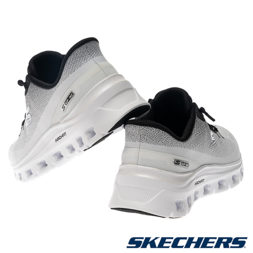 SKECHERS