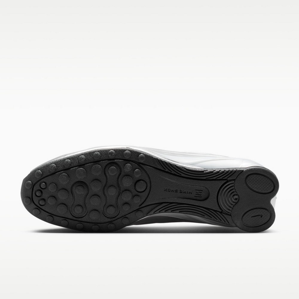 NIKE SHOX