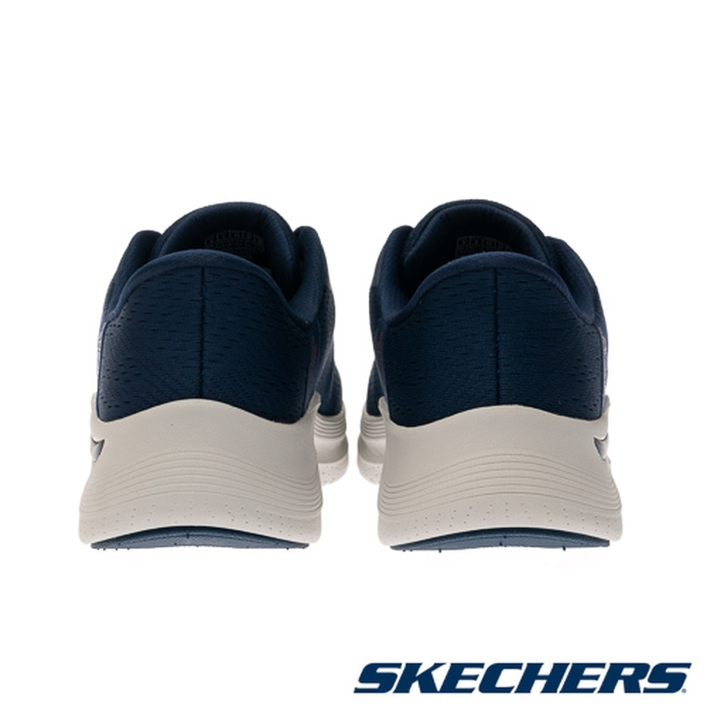 SKECHERS